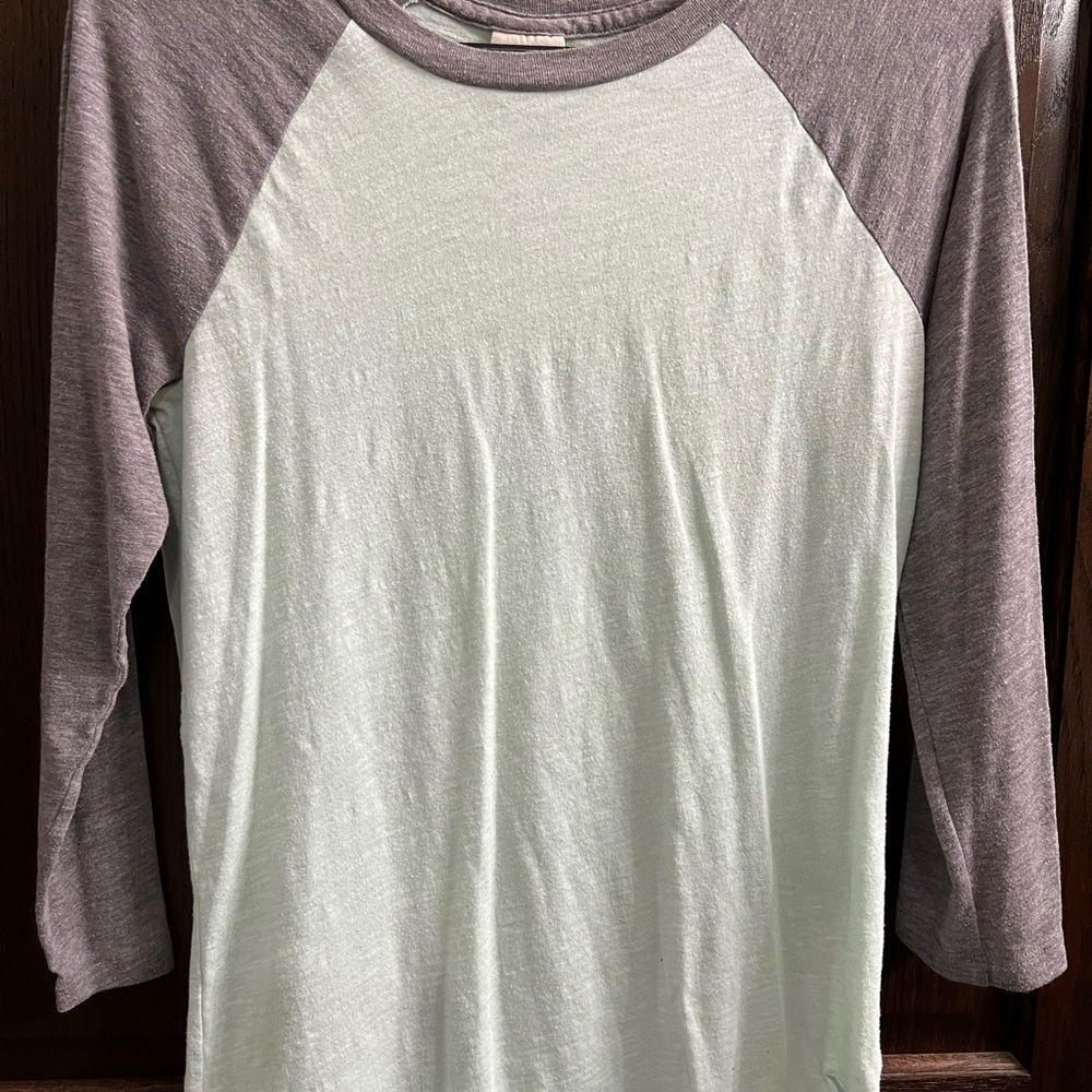PINK Victoria's Secret Gray and Cream Raglan 3/4 Sleeve Tee
